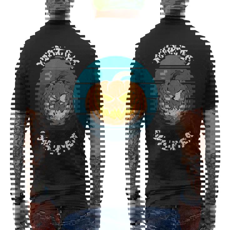 Trick Or Treat Smell My Feet  Halloween Halloween  Men's T-shirt Back Print