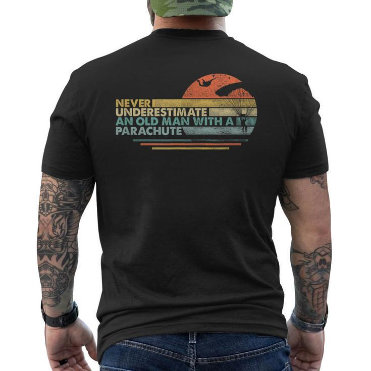 Never Underestimate Old Skydiver Men's T-shirt Back Print