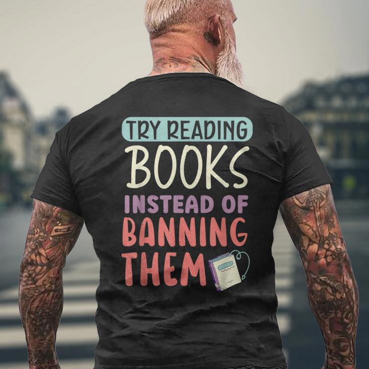 Read Banned Books Bookworm Book Lover Bibliophile Mens Back Print T-shirt Gifts for Old Men