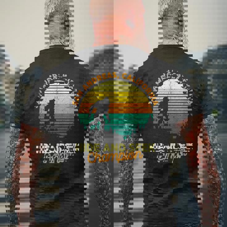 Retro San Andreas California Big Foot Souvenir Men's T-shirt Back Print Gifts for Old Men