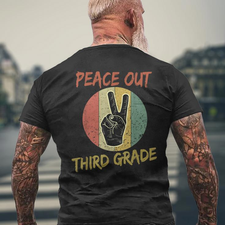 Vintage Graduate Third Grade 2022 Peace Out 3Rd Grade Men's Back Print T-shirt Gifts for Old Men