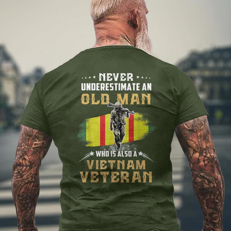 Never Underestimate An Old Vietnam Veteran Veteran Day Xmas Men's T-shirt Back Print Gifts for Old Men