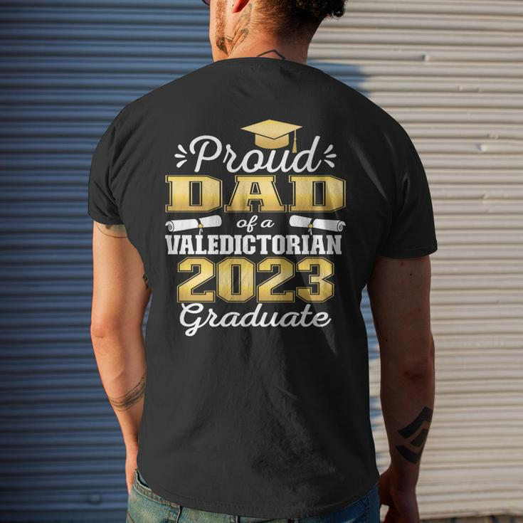Proud Dad Of 2023 Valedictorian Class 2023 Graduate Men's Back Print T-shirt Gifts for Him