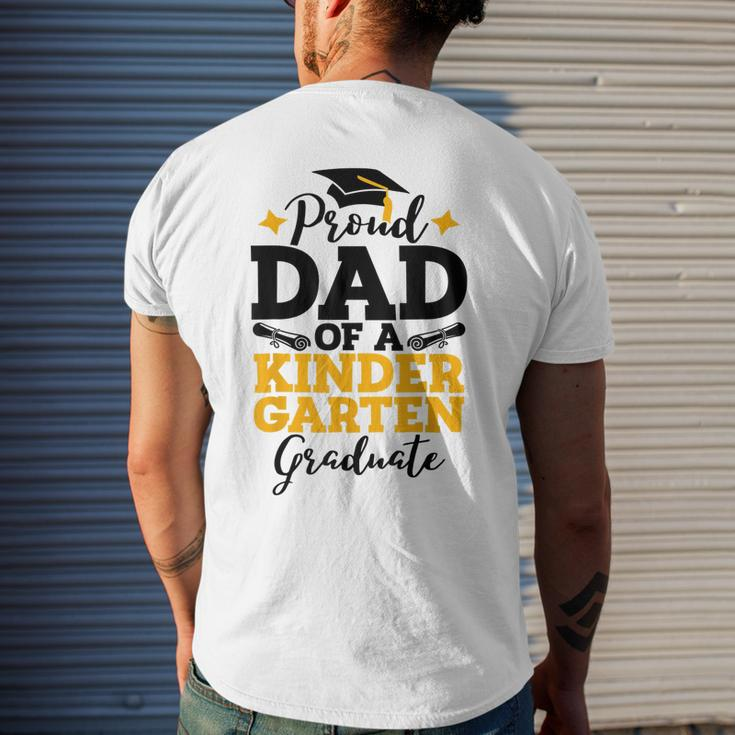 Proud Dad Of Kindergarten 2023 Grad Graduation Class Of 2023 Men's Back Print T-shirt Gifts for Him