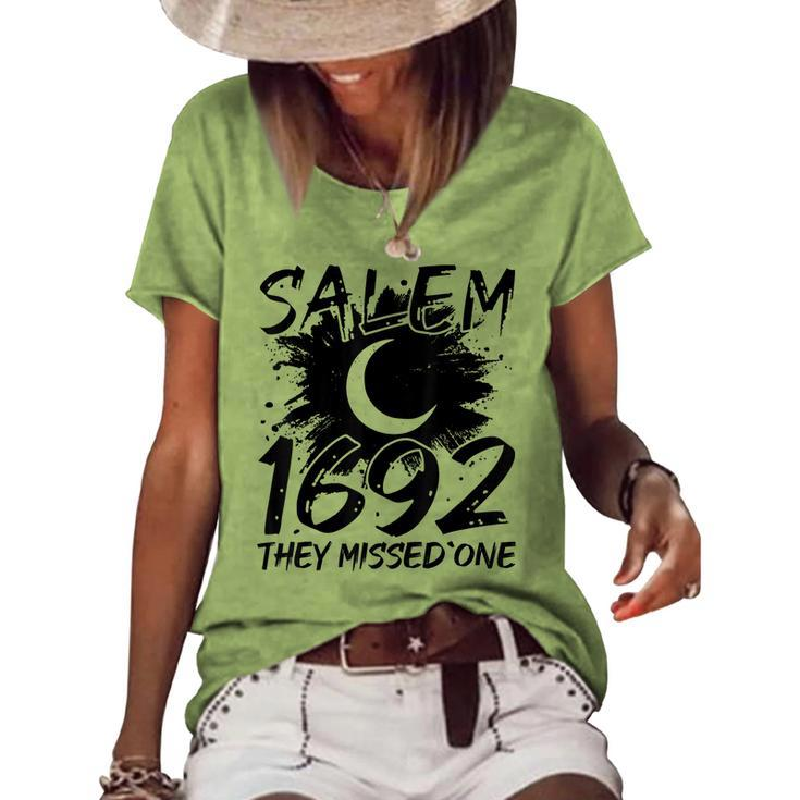 Vintage Salem 1692 They Missed One Halloween Salem 1692 Women's Loose T-shirt