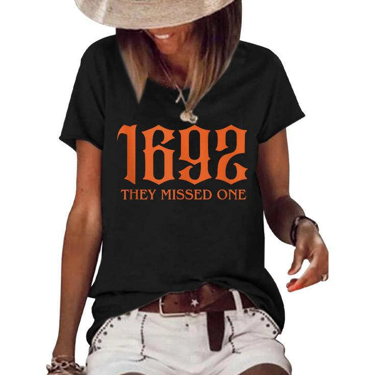1692 They Missed One Vintage Halloween Witch Women's Loose T-shirt