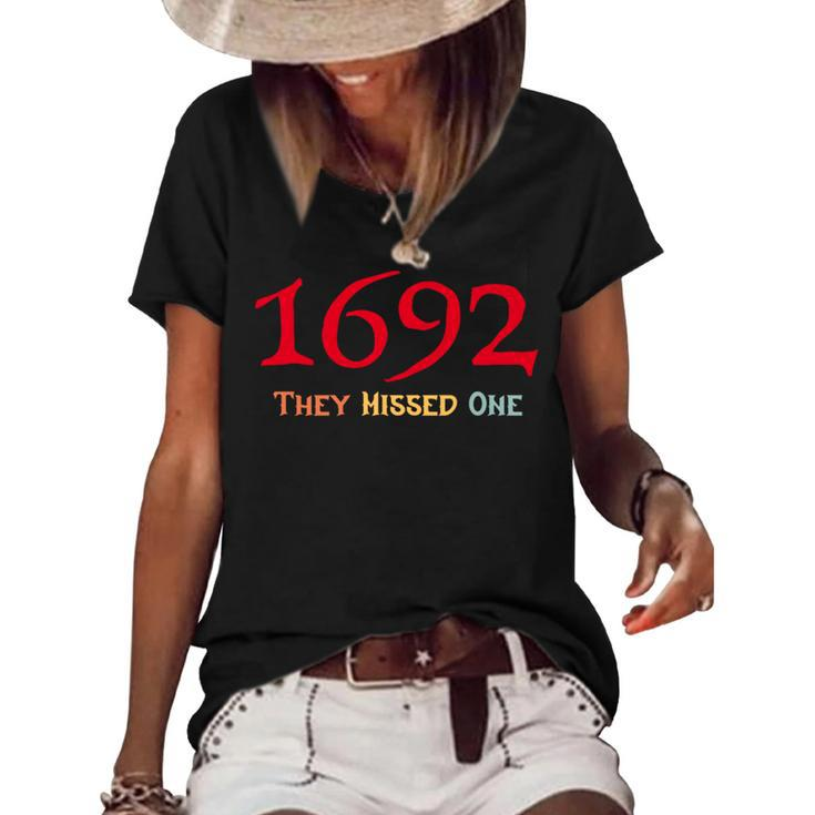 1692 They Missed One Vintage Salem Halloween Women's Loose T-shirt