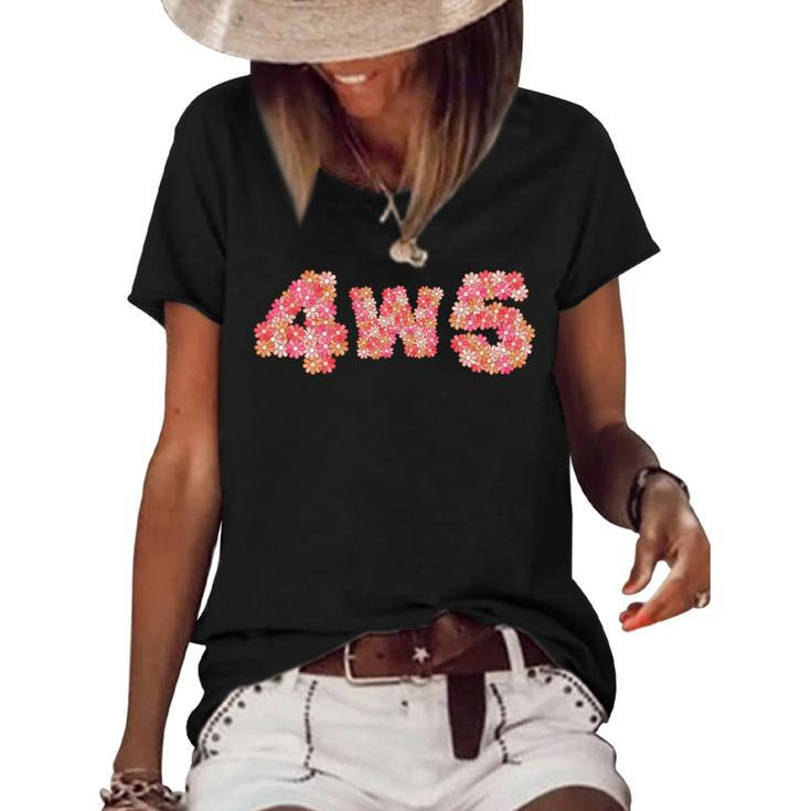 Enneagram 4W5 Type 4 Wing 5 Individualist Romantic Daisies   Women's Short Sleeve Loose T-shirt