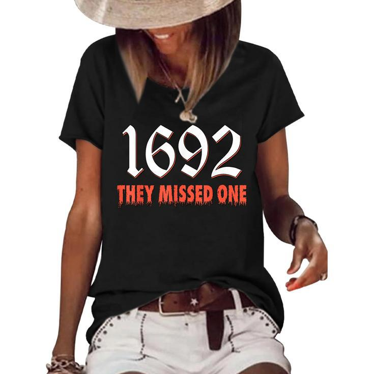 Halloween Retro Vintage Salem Witch 1692 They Missed One Women's Loose T-shirt