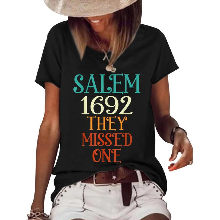 Salem 1692 They Missed One Retro Vintage Women's Loose T-shirt