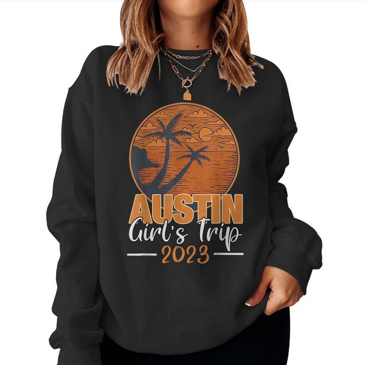 Austin Texas Girls Trip 2023 Beach Vacation Vintage  Women Crewneck Graphic Sweatshirt