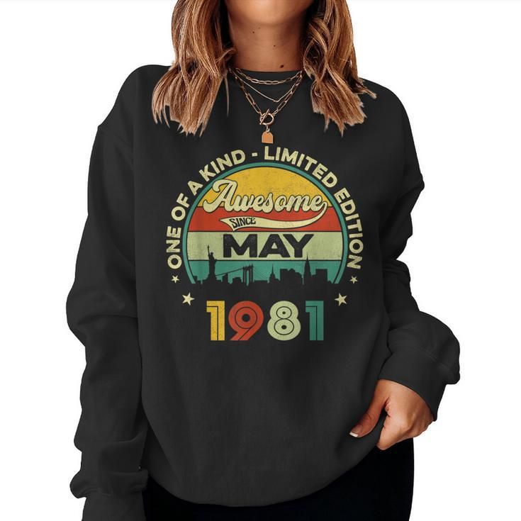 Retro May 1981 40 Years Old Vintage 40Th Birthday Men Women 40Th Birthday Women Sweatshirt