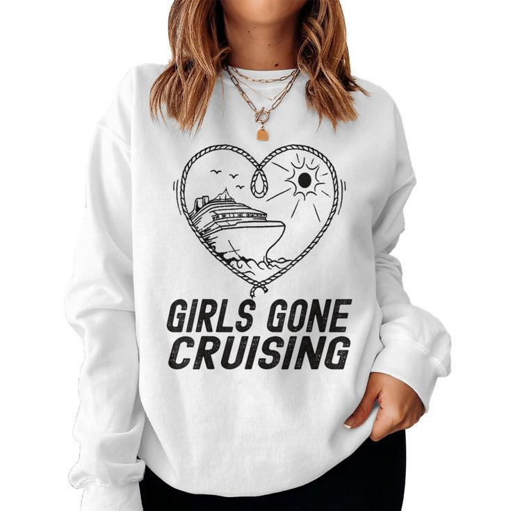 Girls Gone Cruising 2023 Fun Cruise Party Design Women Girls  Women Crewneck Graphic Sweatshirt