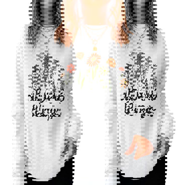 Retro Cultivando Bilingues Dual Language Bilingual Teacher Women Sweatshirt