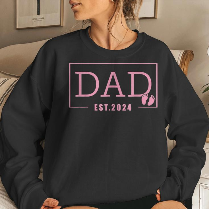 Dad Established Est 2024 Girl Newborn Daddy Father Women Sweatshirt Gifts for Her