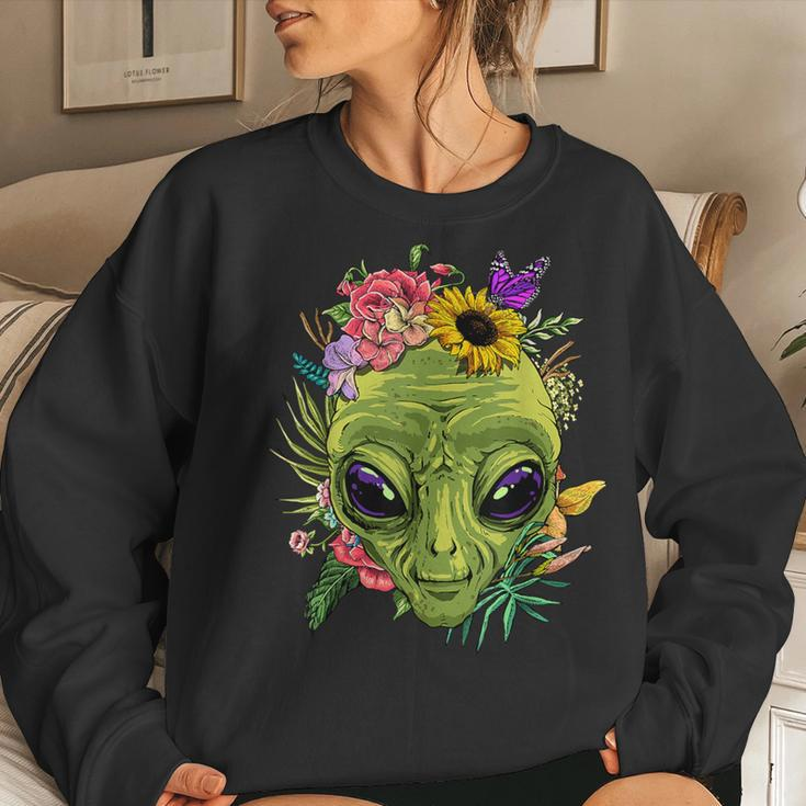 Floral Alien Spring Nature Alien Lovers Women Sweatshirt Gifts for Her