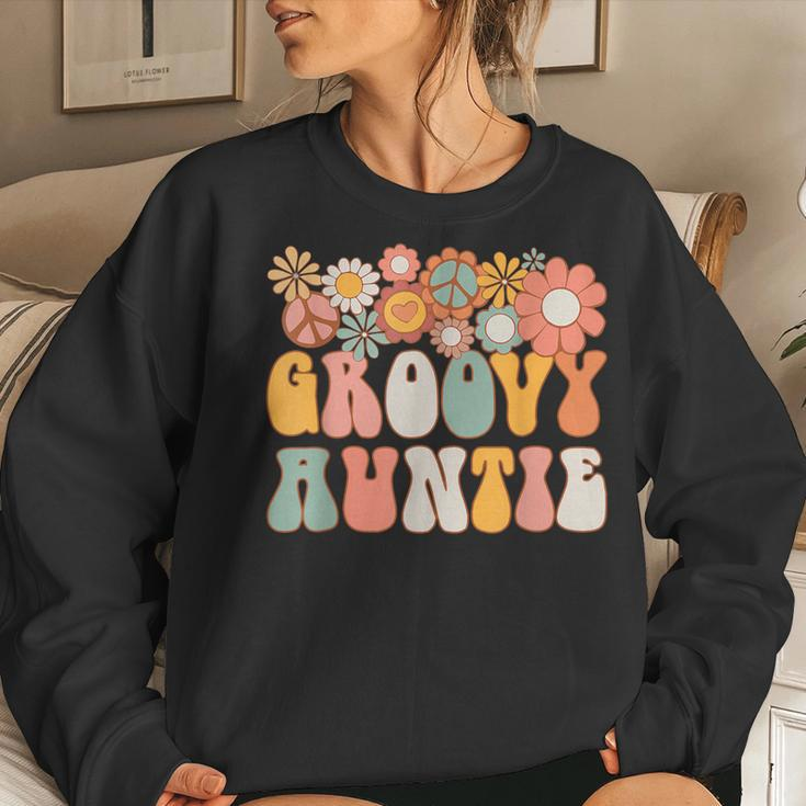 Groovy Auntie Retro 60S 70S Hippie Family Best Aunt Ever Women Sweatshirt Gifts for Her