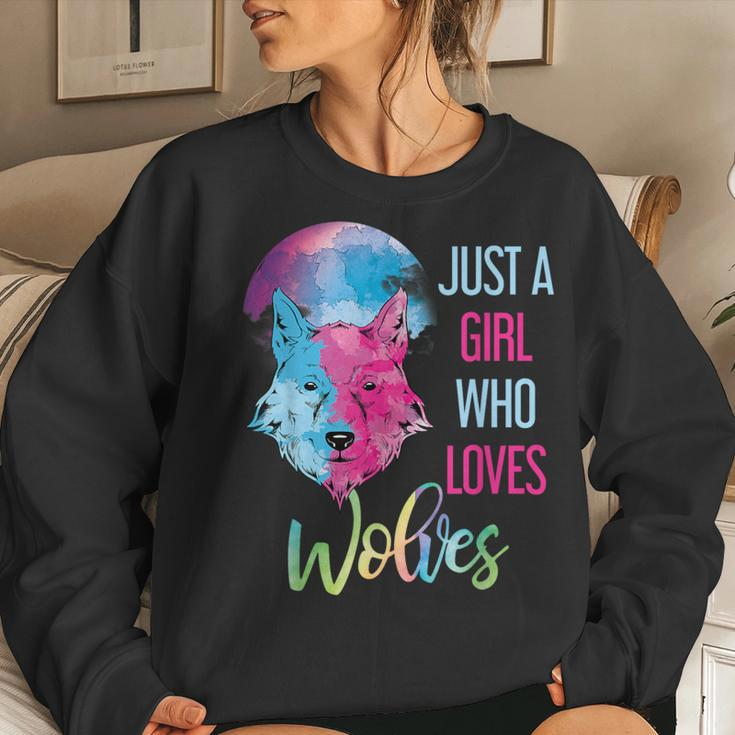 Just A Girl Who Loves Wolves Wild Animal Girls Wolf Women Sweatshirt Gifts for Her
