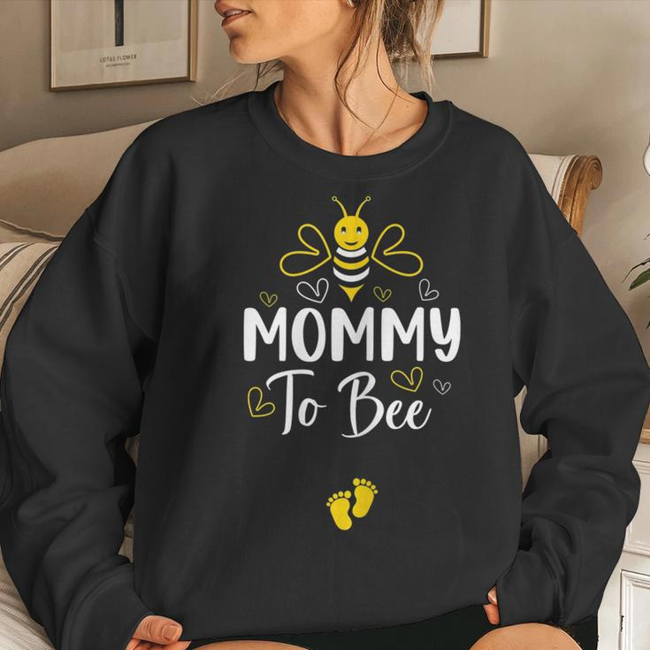 Mommy To Bee Pregnancy Announcement Baby Shower Mommy Women Crewneck Graphic Sweatshirt Gifts for Her