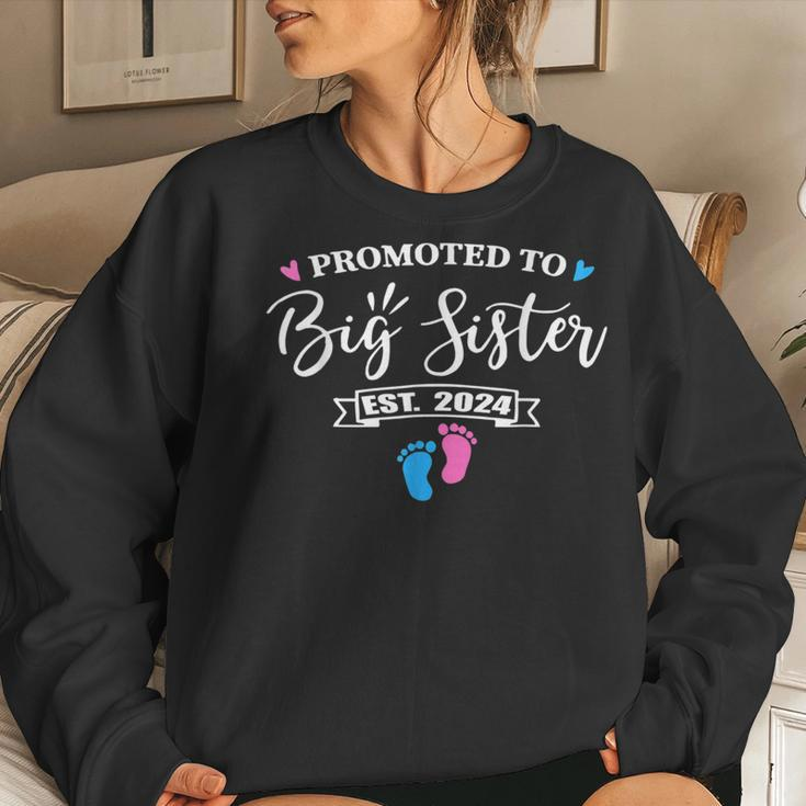 Promoted To Big Sister Est 2024 Pink Or Blue Big Sis Women Sweatshirt Gifts for Her
