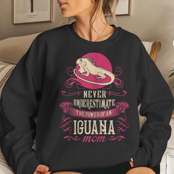 Never Underestimate Power Of Iguana Mom Women Sweatshirt Gifts for Her