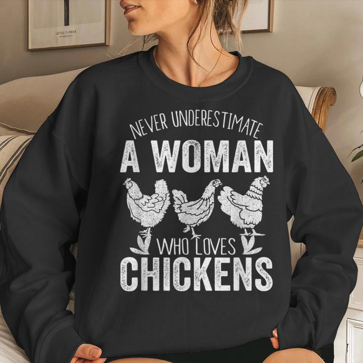 Never Underestimate A Woman Who Loves Chickens Farmer Women Sweatshirt Gifts for Her