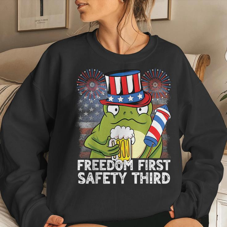 Usa 4Th Of July Frog Beer Freedom First Safety Third Women Crewneck Graphic Sweatshirt Gifts for Her