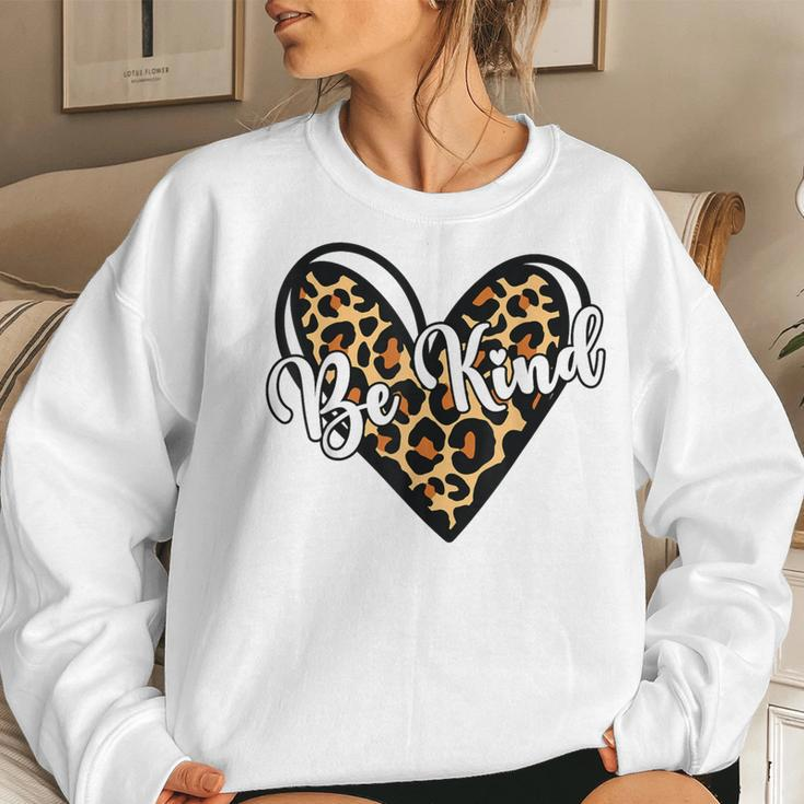 Be Kind Unity Day Orange Anti Bullying Leopard Heart Women Sweatshirt Gifts for Her