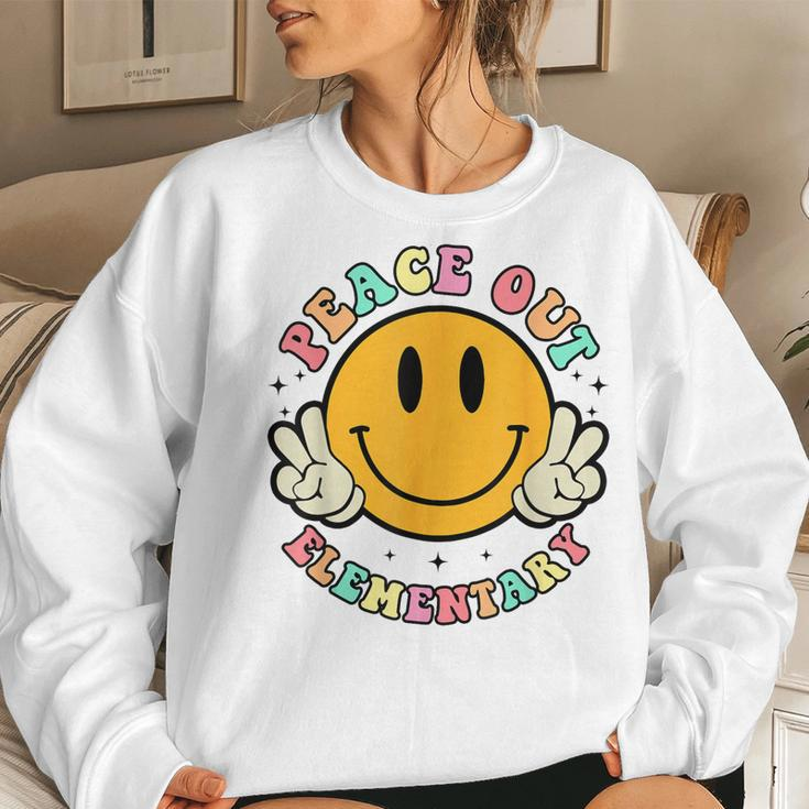 Peace Out Elementary Teacher Kids Retro Last Day Of School Women Sweatshirt Gifts for Her