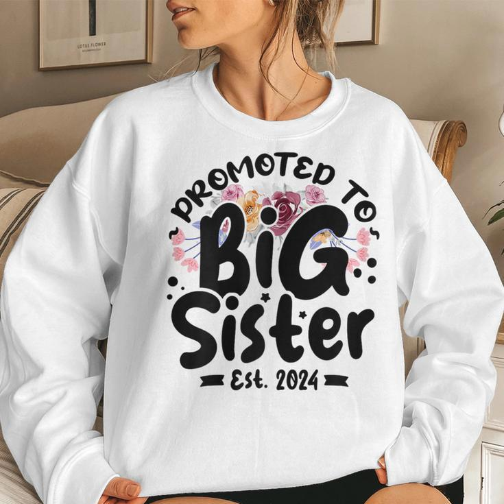 Promoted To Big Sister 2024 Cute Big Sister Kids Floral Women Crewneck Graphic Sweatshirt Gifts for Her