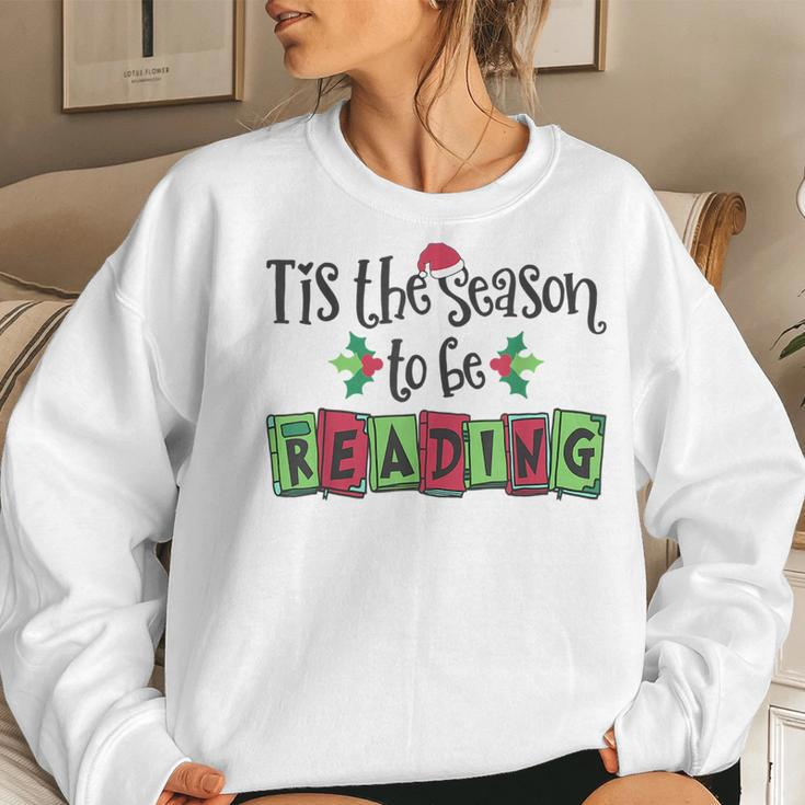 Tis The Season To Be Reading Christmas Teacher Holiday Book For Teacher Women Sweatshirt Gifts for Her