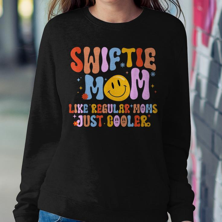 Its Me Hi Im The Cool Mom Its Me Retro Groovy Women Sweatshirt Unique Gifts