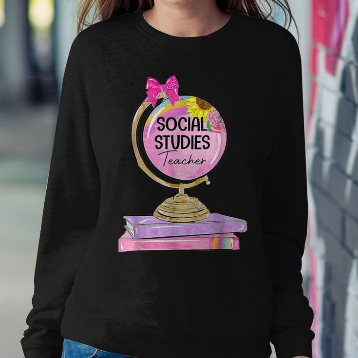 Social Studies Teacher Earth Globe Welcome Back To School Women Sweatshirt Unique Gifts