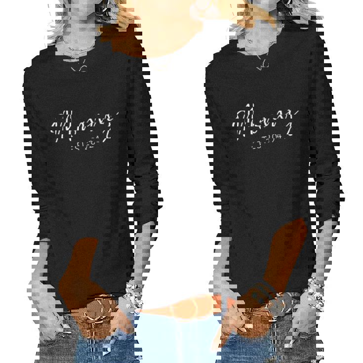 Mommy Est 2024 Promoted To Mom 2024 Mothers Day New Mom Women Graphic Long Sleeve T-shirt