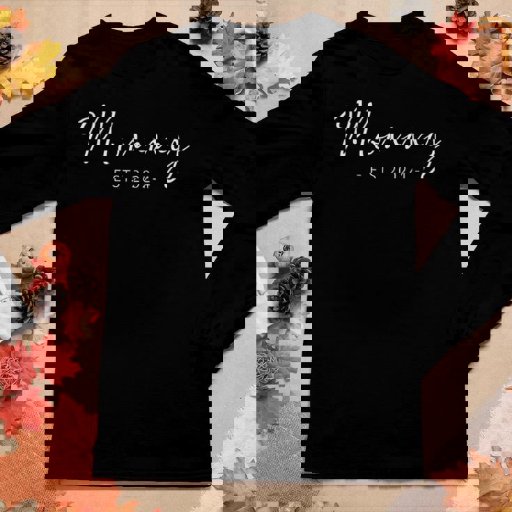 Mommy Est 2024 Promoted To Mom 2024 Mothers Day New Mom Women Graphic Long Sleeve T-shirt Personalized Gifts