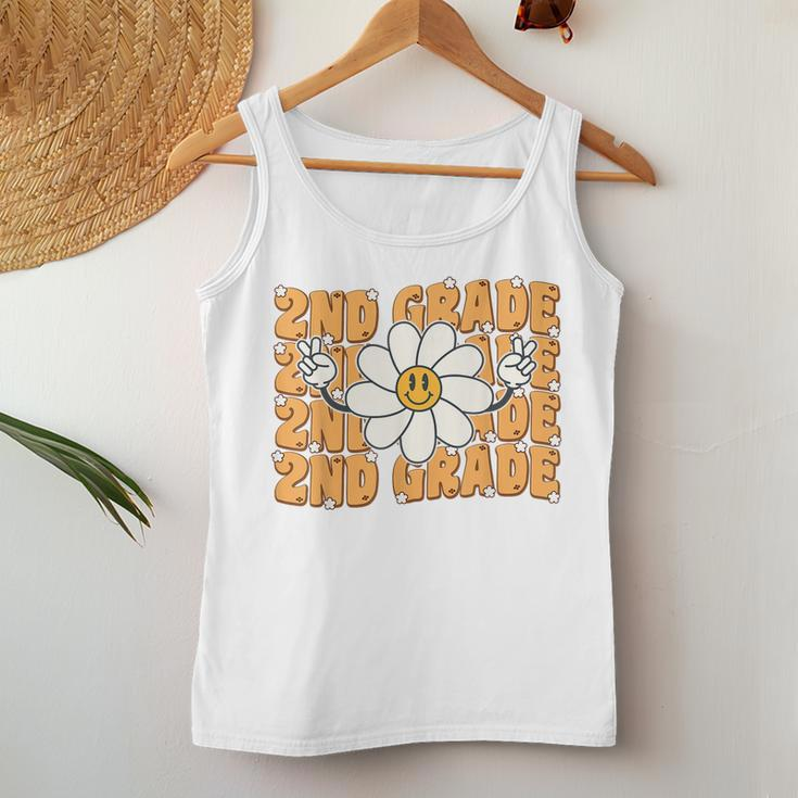 Groovy Second Grade Vibes Peace Retro 2Nd Grade Teachers Women Tank Top Funny Gifts