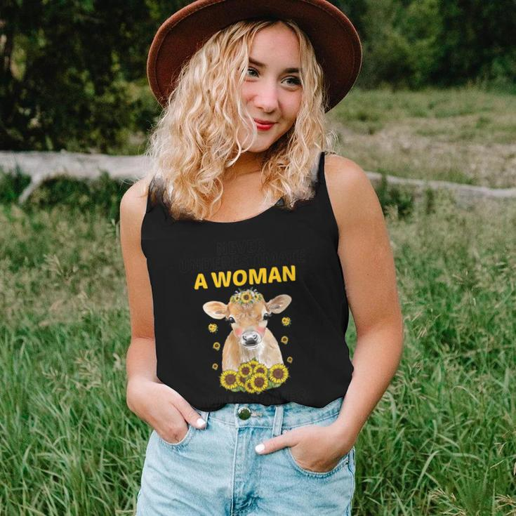 Never Underestimate A Woman Who Loves Cows Farming Lover Women Tank Top Gifts for Her