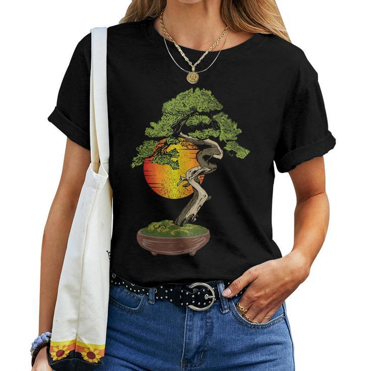 Aesthetic Retro Bonsai Tree Nature Lover Gardener Planting Women T-shirt