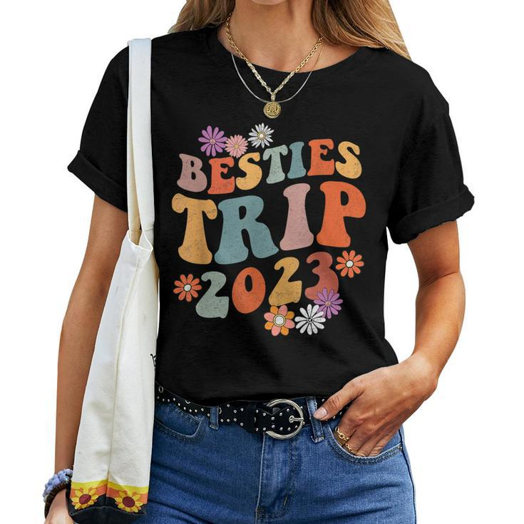 Besties Trip 2023 Retro Hippie Groovy Squad Party Vacation Women T-shirt