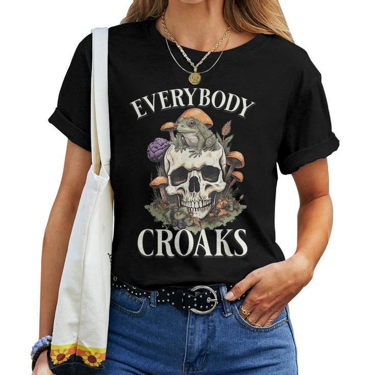 Everybody Croaks Cottacore Frog Mushroom Skull Witch For Frog Lovers Women T-shirt