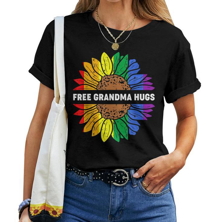 Free Grandma Hugs Lgbt Daisy Rainbow Flower Hippie Gay Pride Women T-shirt