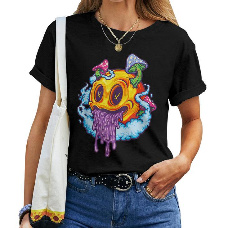 Goblincore Aesthetic Grunge Fungi Mushroom Skull Women T-shirt