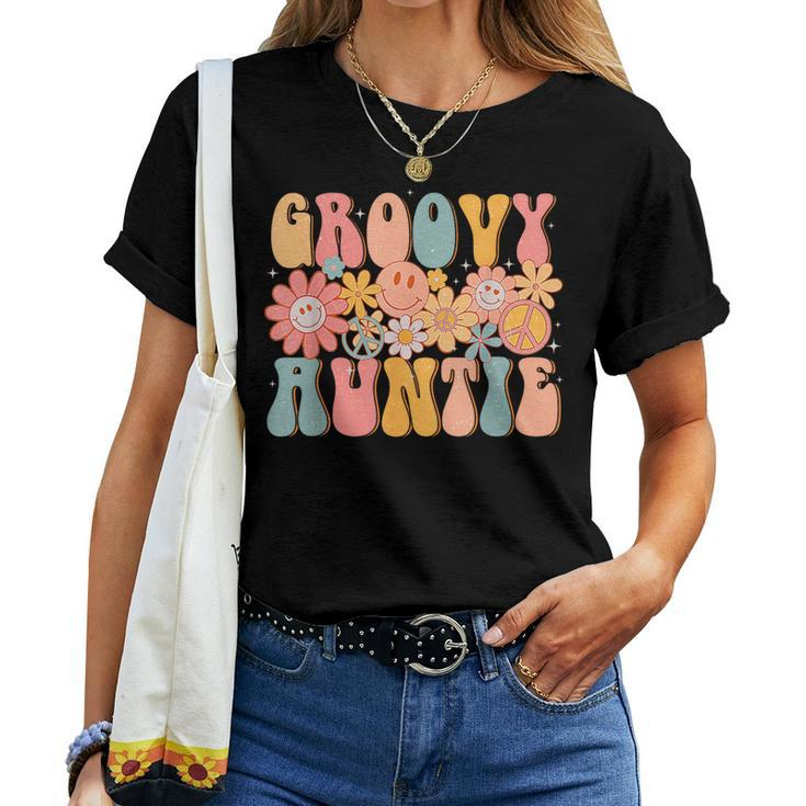 Groovy Auntie Retro Aunt Colorful Peace Sign Smile Face Women T-shirt