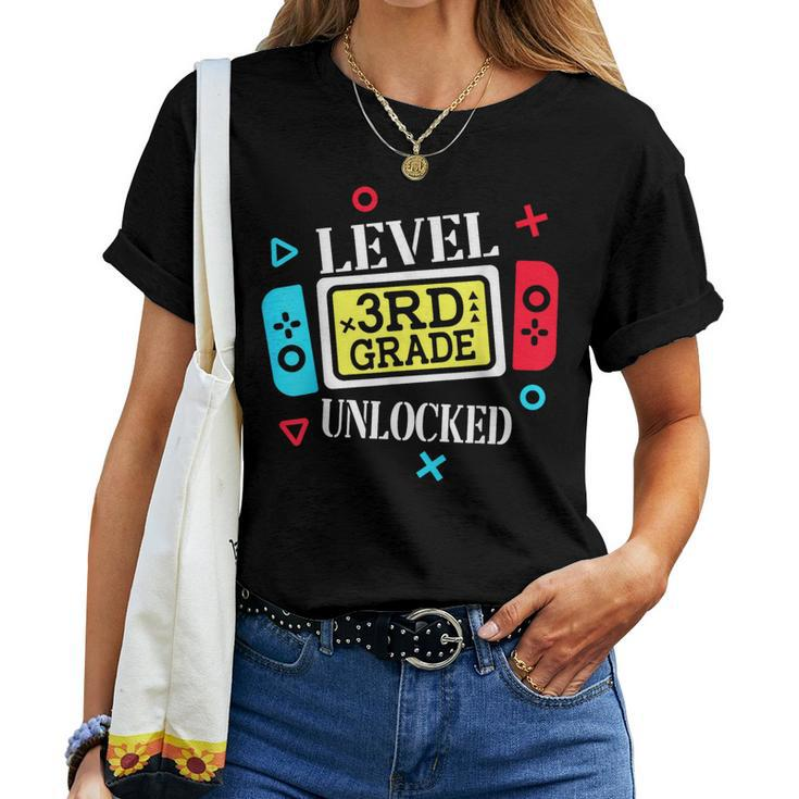 Level 3Rd Grade Unlocked Third Back To School Gamer Boy Girl Women T-shirt