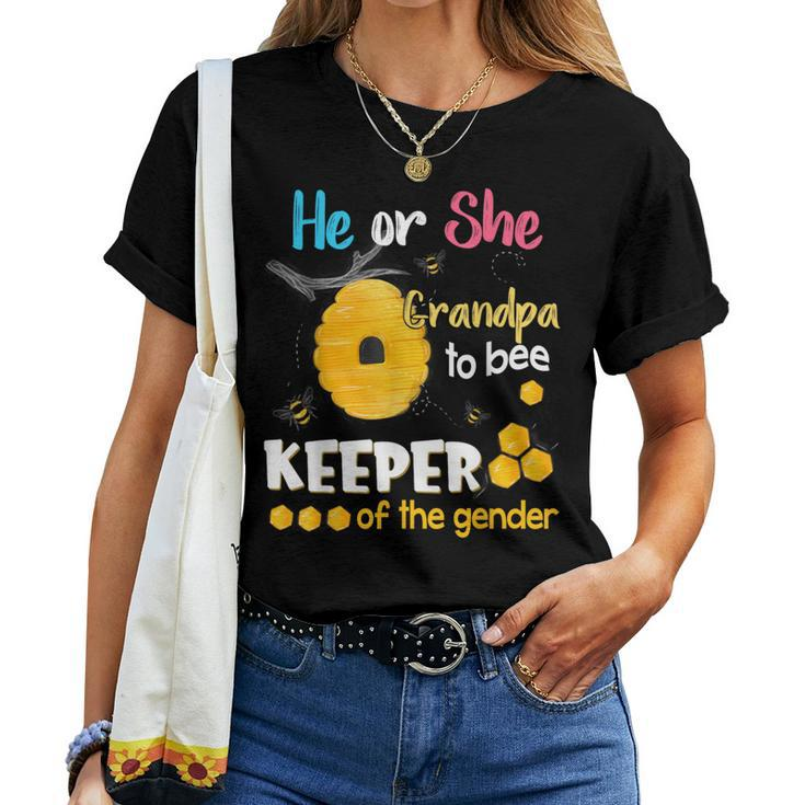 He Or She Grandpa To Bee Keeper Of The Gender Reveal Women T-shirt