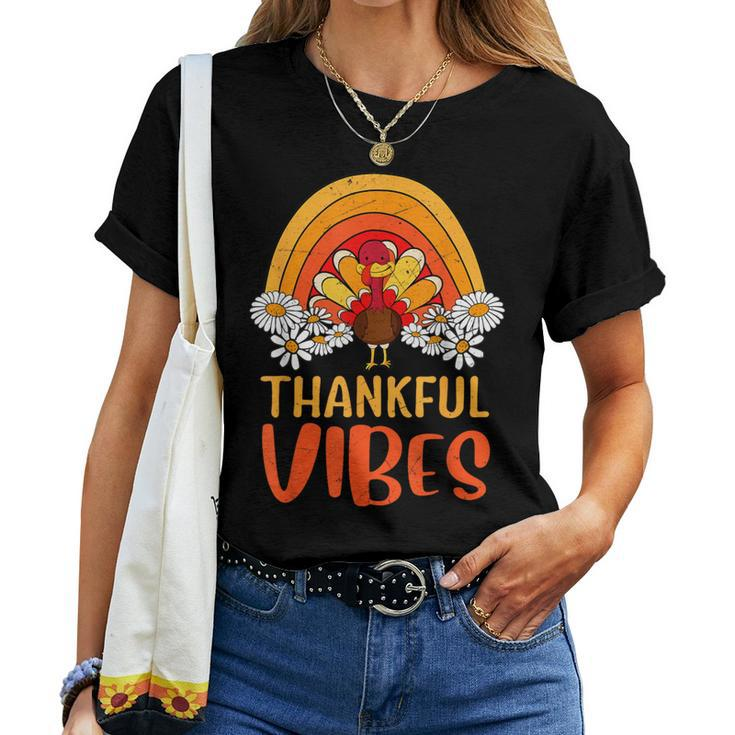 Thankful Vibes Turkey Retro Groovy Thanksgiving Rainbow Women T-shirt