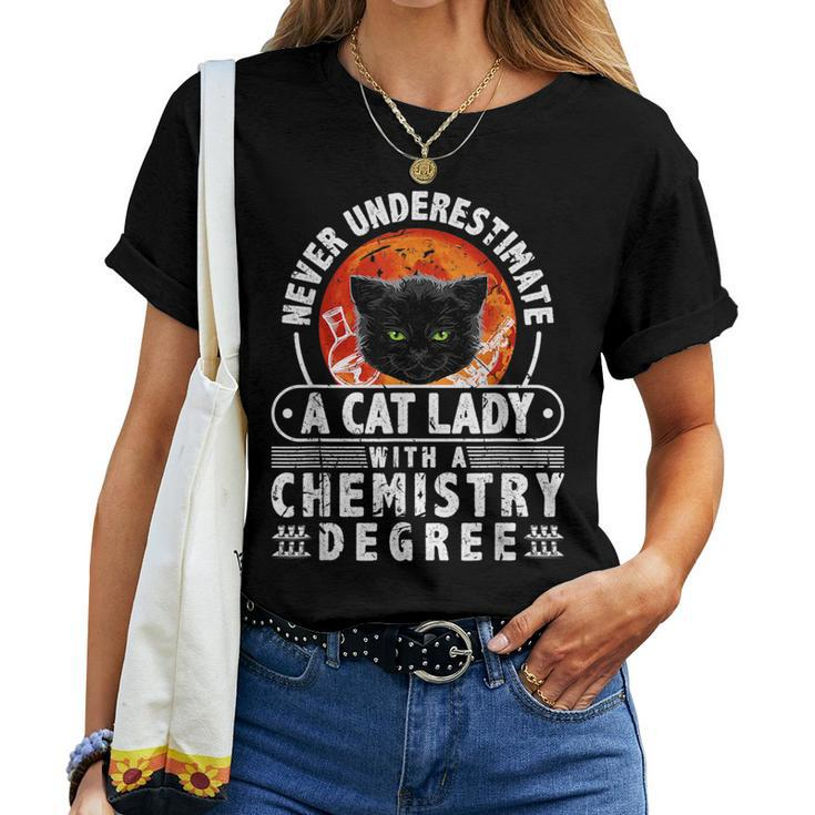 Never Underestimate A Cat Lady With A Chemistry Degree Women T-shirt
