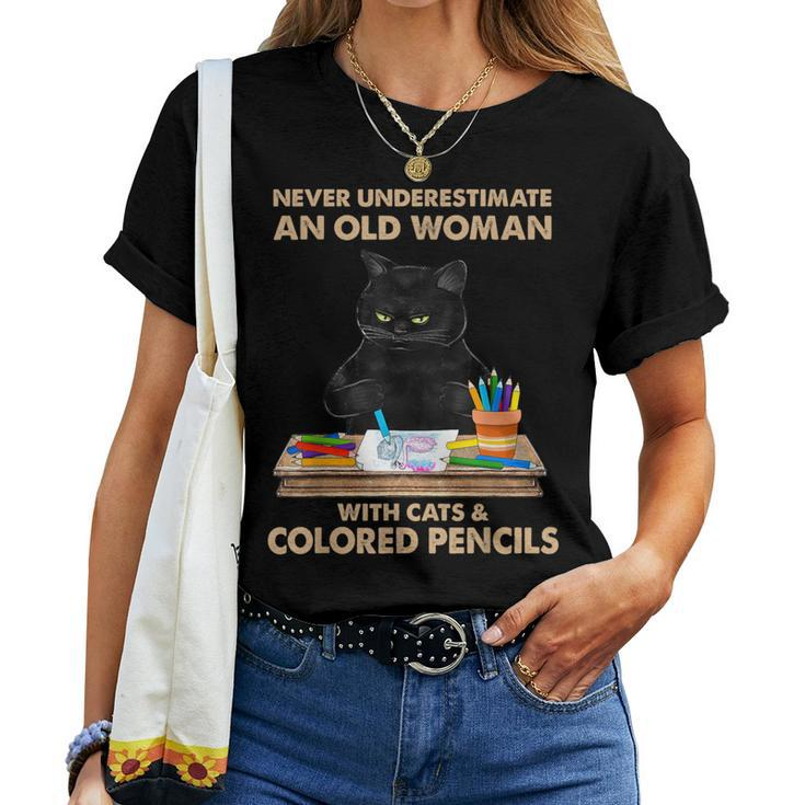 Never Underestimate An Old With Cats & Colored Pencils Women T-shirt