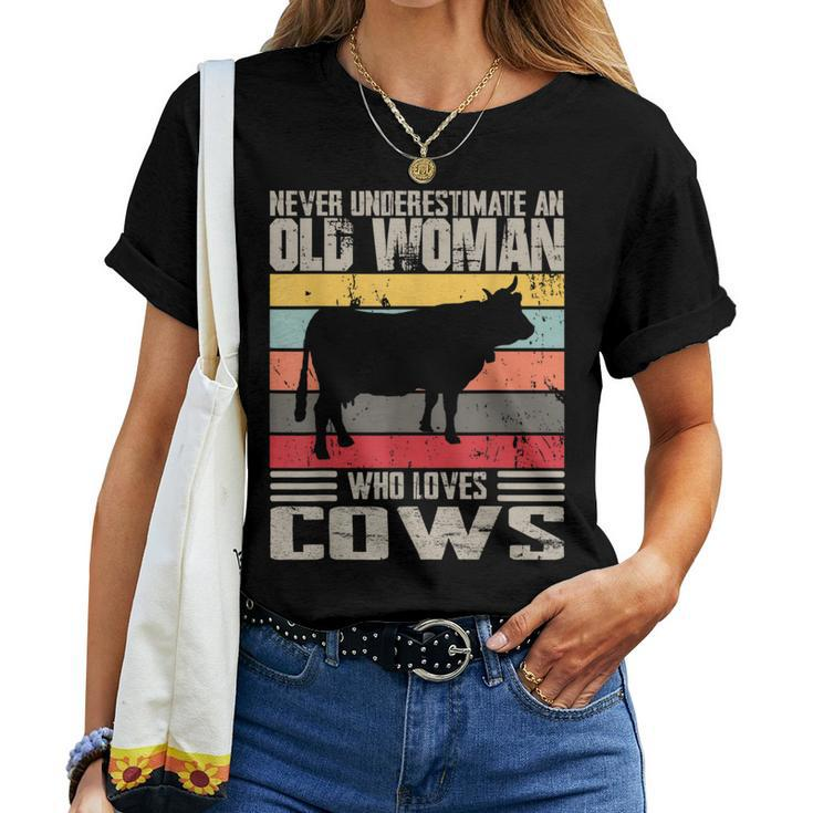 Vintage Never Underestimate An Old Woman Who Loves Cows Cute Women T-shirt
