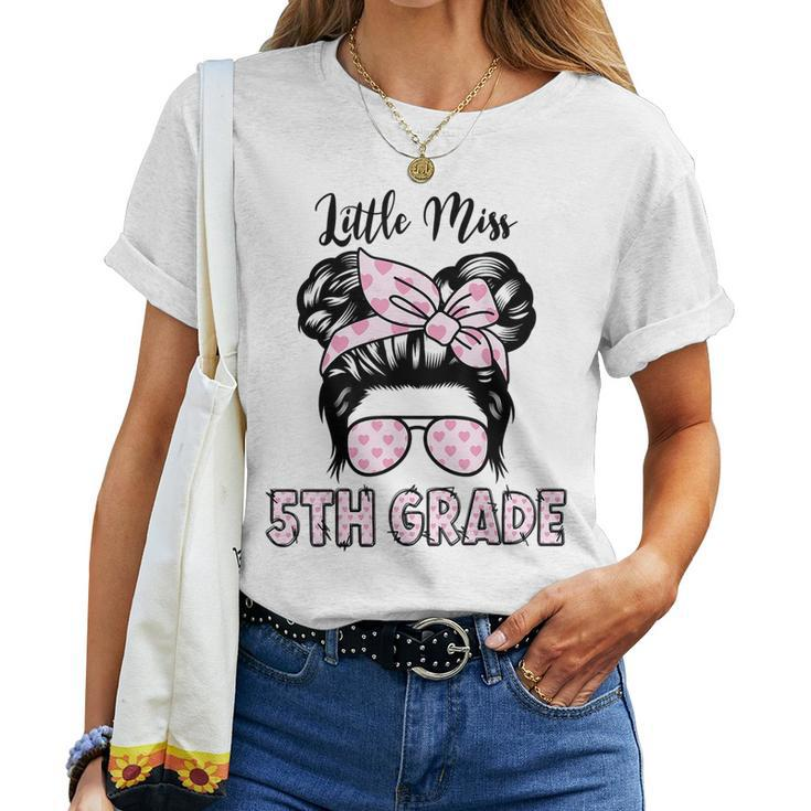 Hello 5Th Grade Messy Bun Girls Cute Heart Back To School Women T-shirt